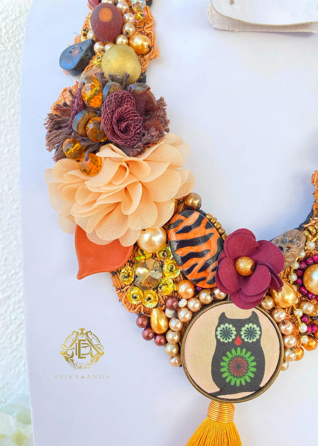 COLLAR DE BÚHO CON ARETES