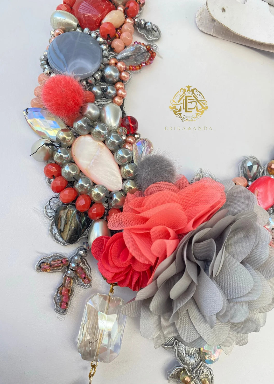 COLLAR CHIFÓN Y PIEDRAS CON ARETES