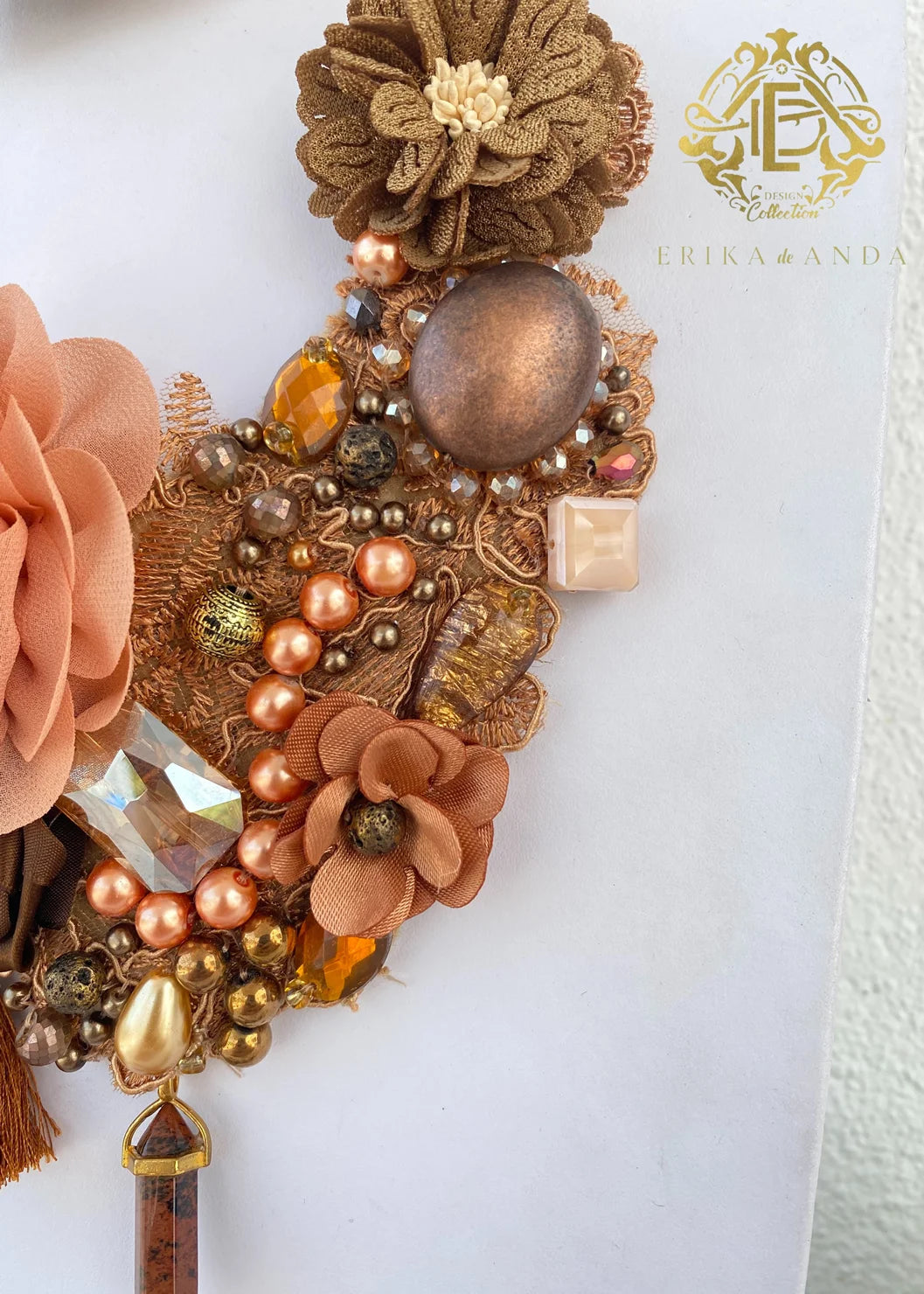 COLLAR DE FLORES DE CHIFÓN CON ARETES Y PULSERA
