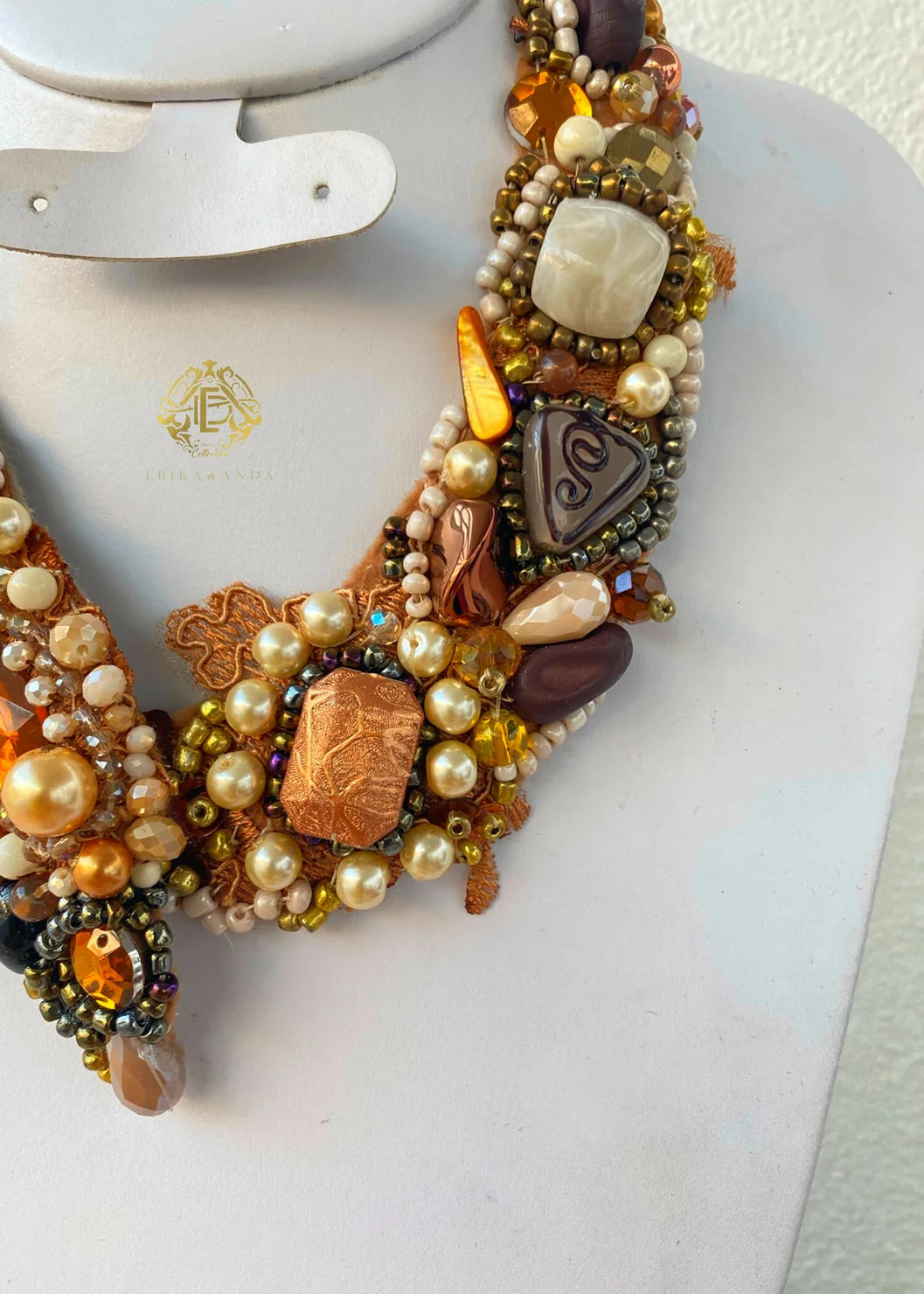 COLLAR PIEDRA NATURAL Y PERLAS