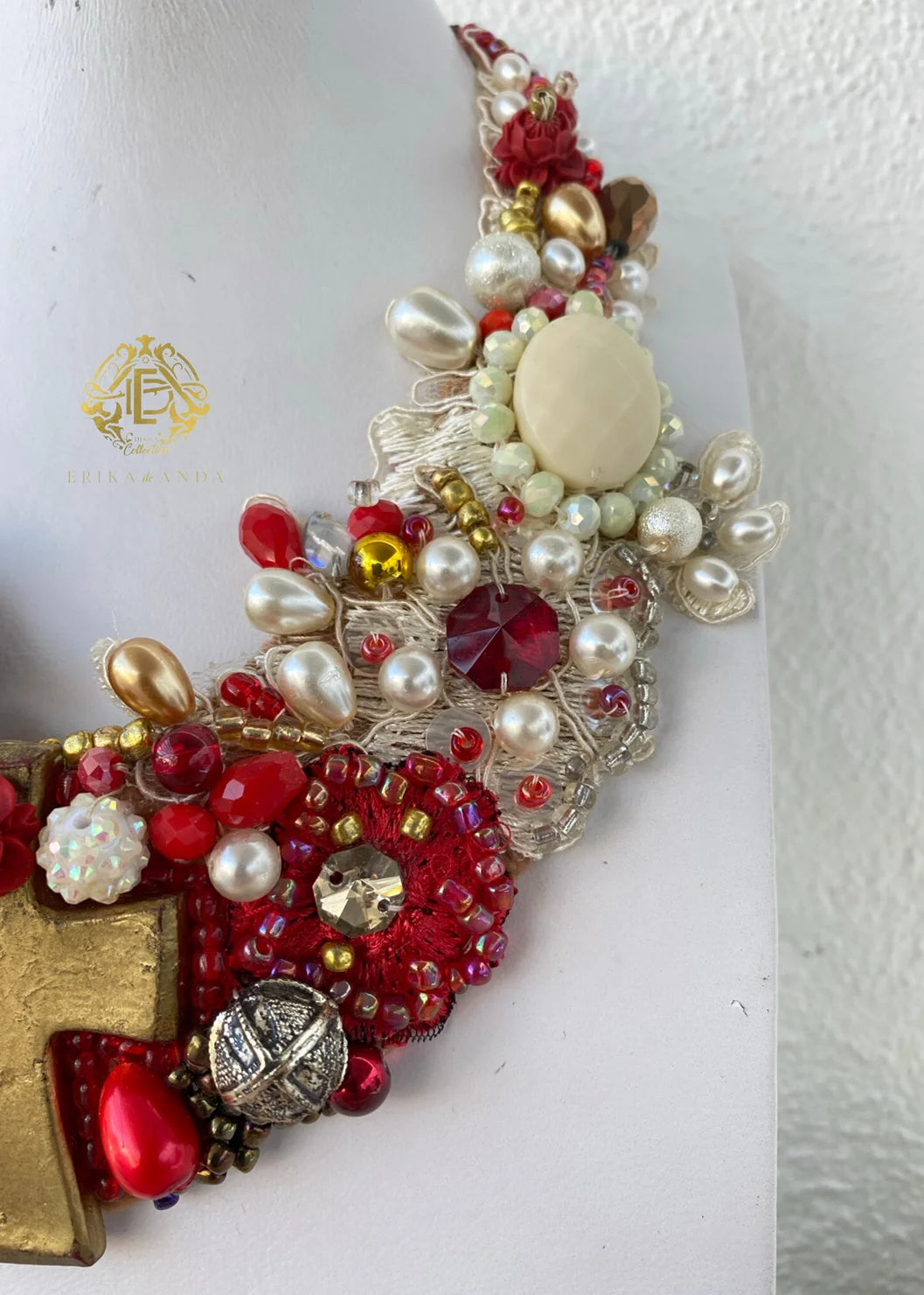 COLLAR DE CRUZ CON ARTES