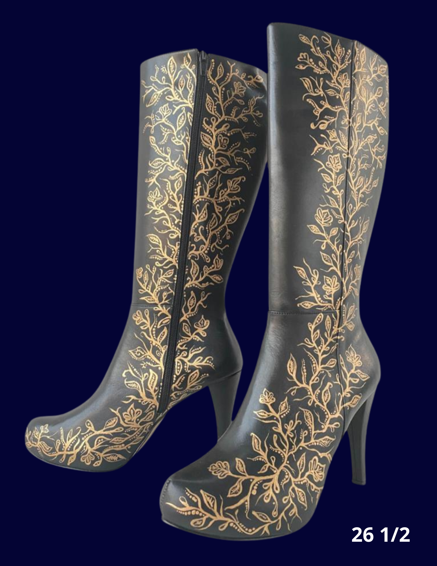 BOTAS NEGRAS PINTADAS ESTILO FLORAL EN TONOS DORADOS