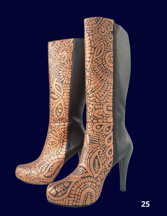 BOTAS COLOR OCRE CON FRANJA NEGRA