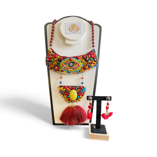 COLLAR DOS CAPAZ CON DISEÑO DE OJO CON ARETES