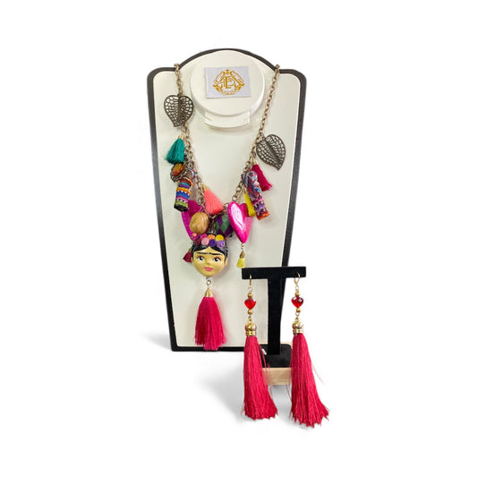 COLLAR FRIDA KHALO CON MOTAS DE COLORES Y PETATE