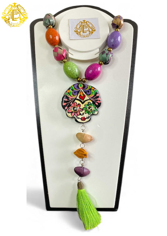 Collar de calavera colorida y cuencas ovaladas grandes