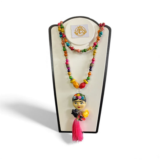 COLLAR DE FRIDA KHALO DE PORCELANA CON CHAQUIRON