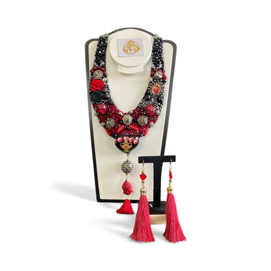 COLLAR DE FRIDA KAHLO CORAZÓN CON ARETES.