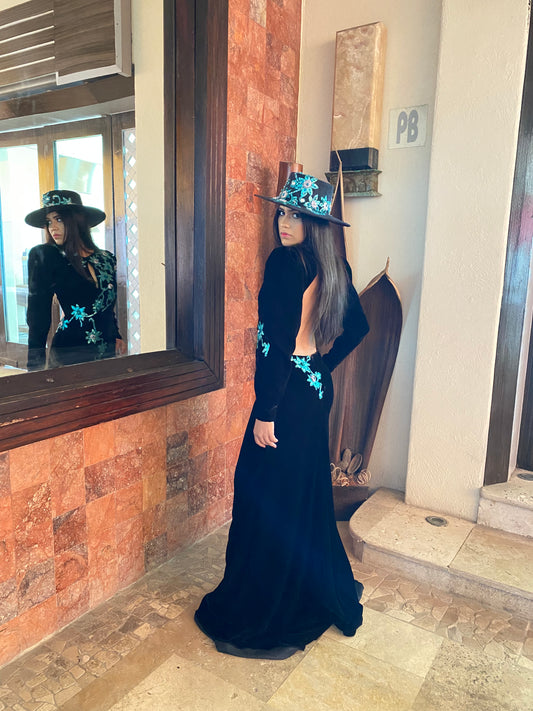 VESTIDO TERCIOPELO NEGRO CON BORDADO