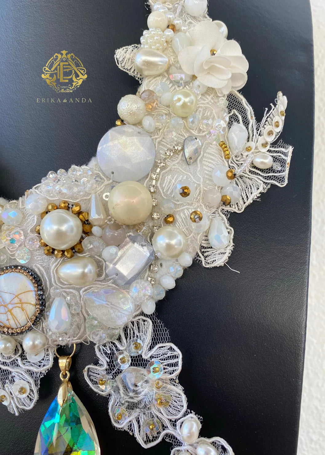 COLLAR DE CRISTAL Y PERLAS CON ARETES