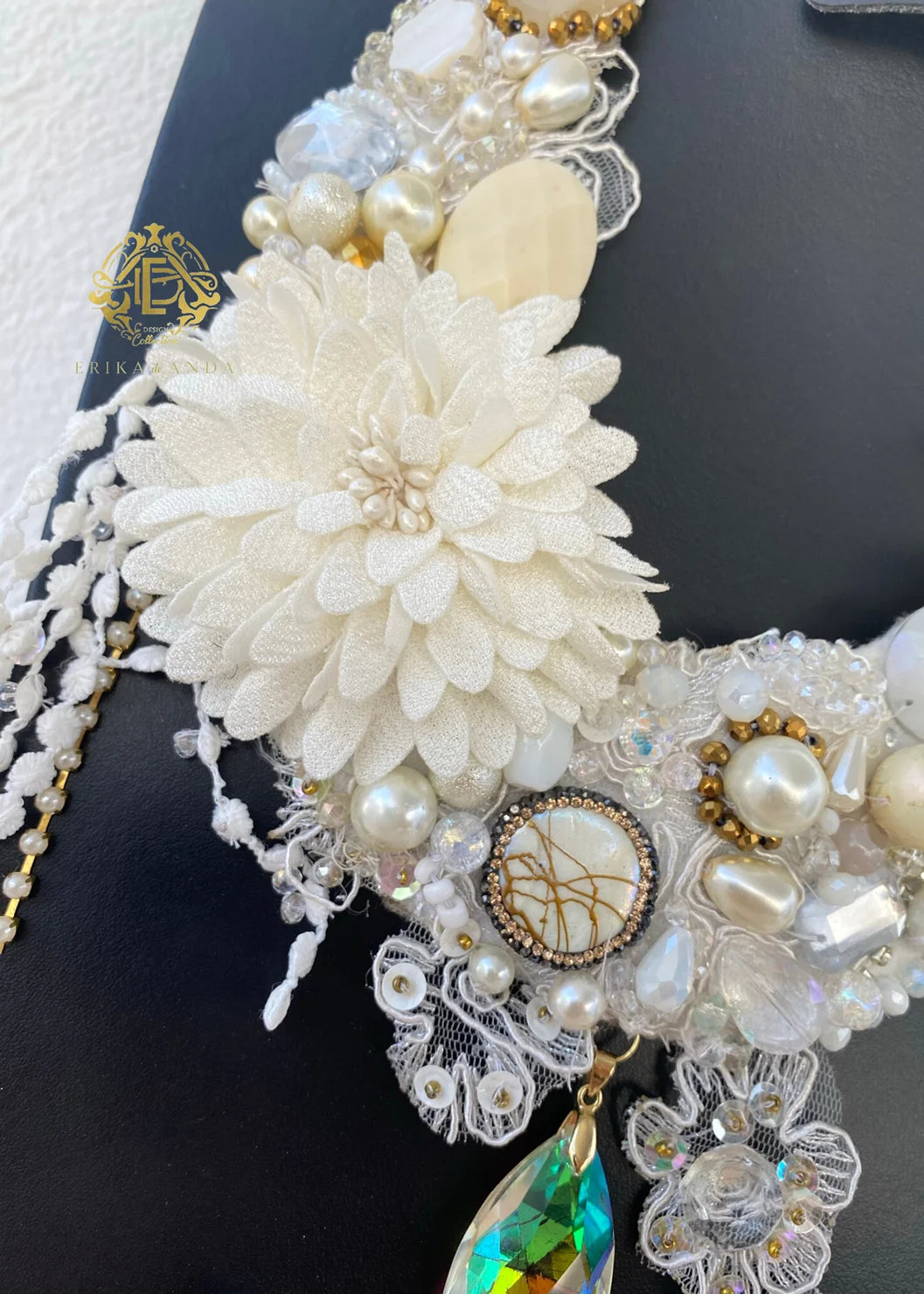 COLLAR DE CRISTAL Y PERLAS CON ARETES