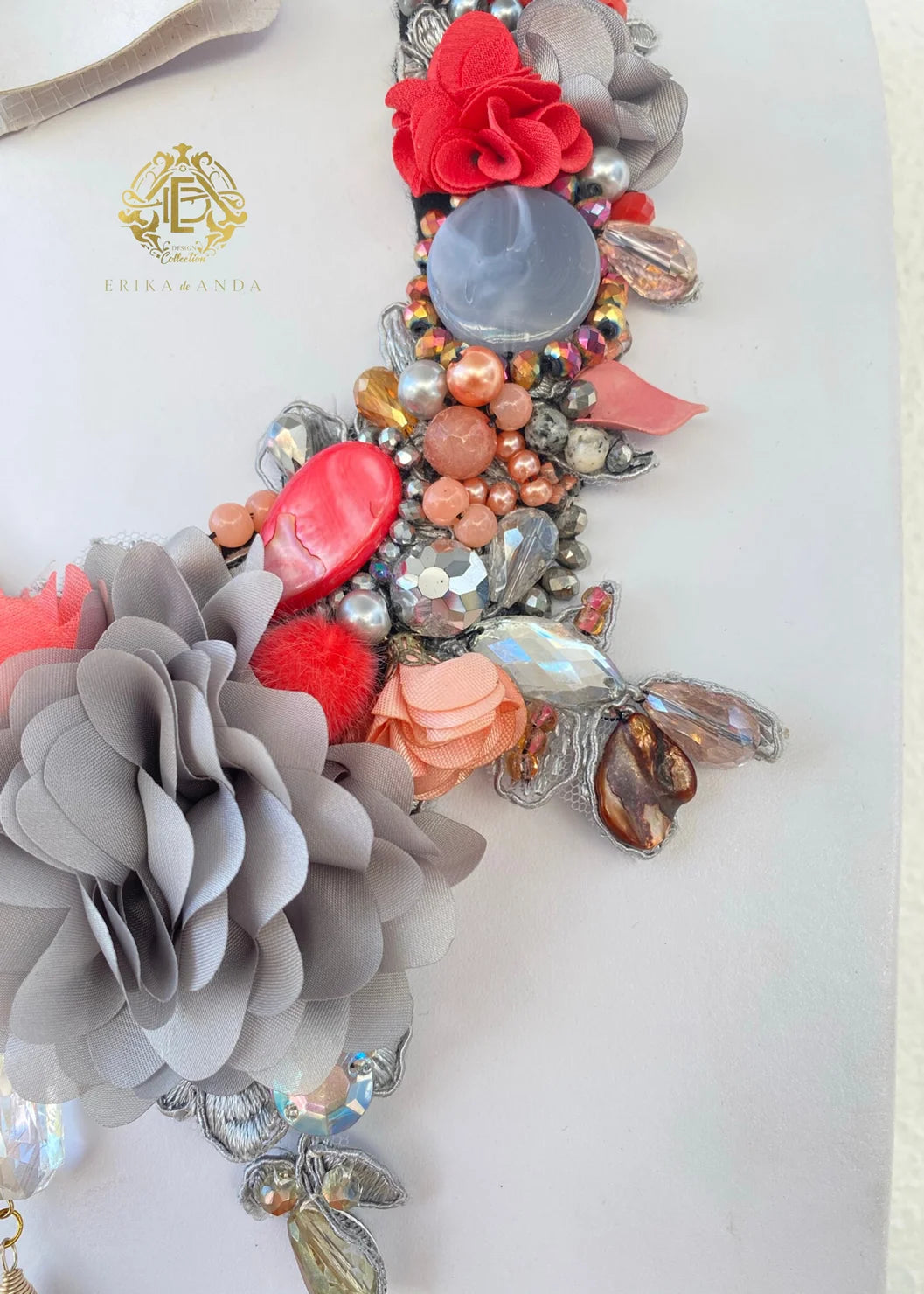 COLLAR  CHIFÓN Y PIEDRAS CON ARETES