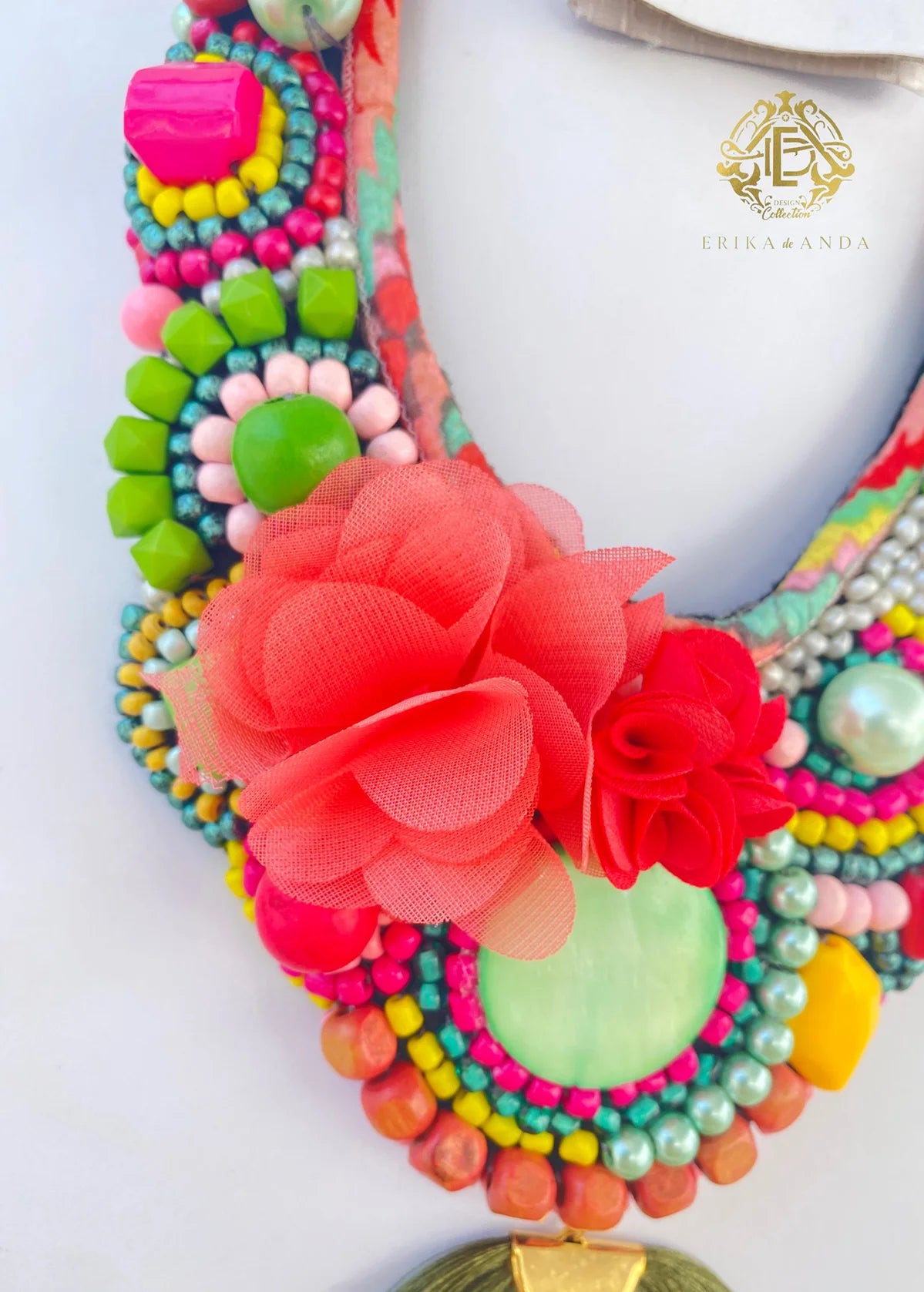 COLLAR DE CHAQUIRÓN CON ARETES