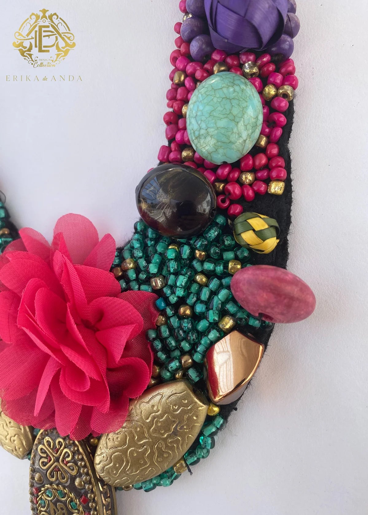 COLLAR DE FLOR CON ARETES