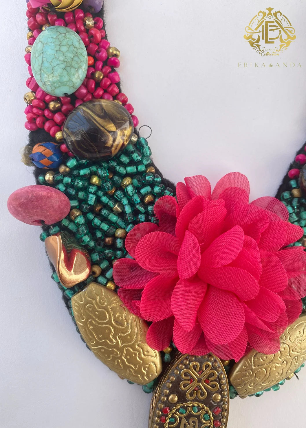 COLLAR DE FLOR CON ARETES