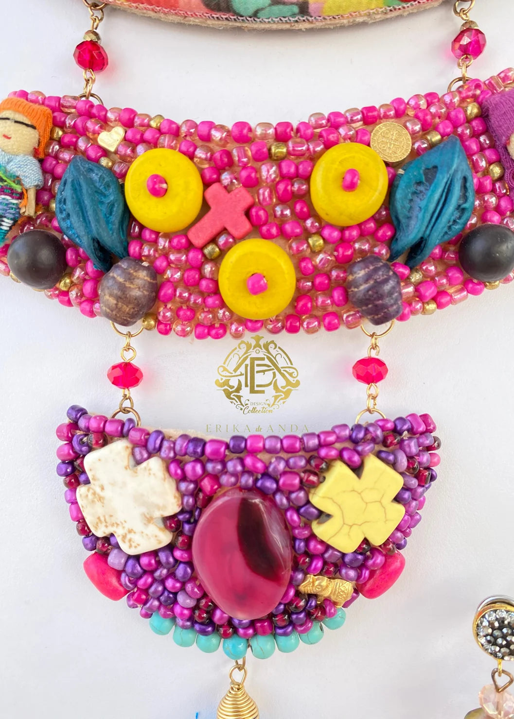 COLLAR A CAPAS CON ARETES