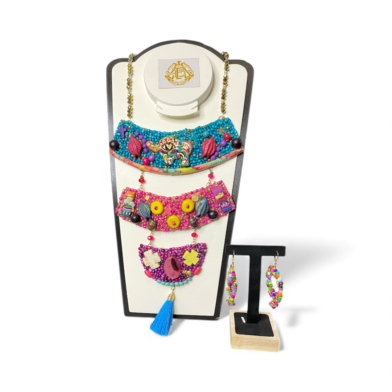 COLLAR A CAPAS CON ARETES