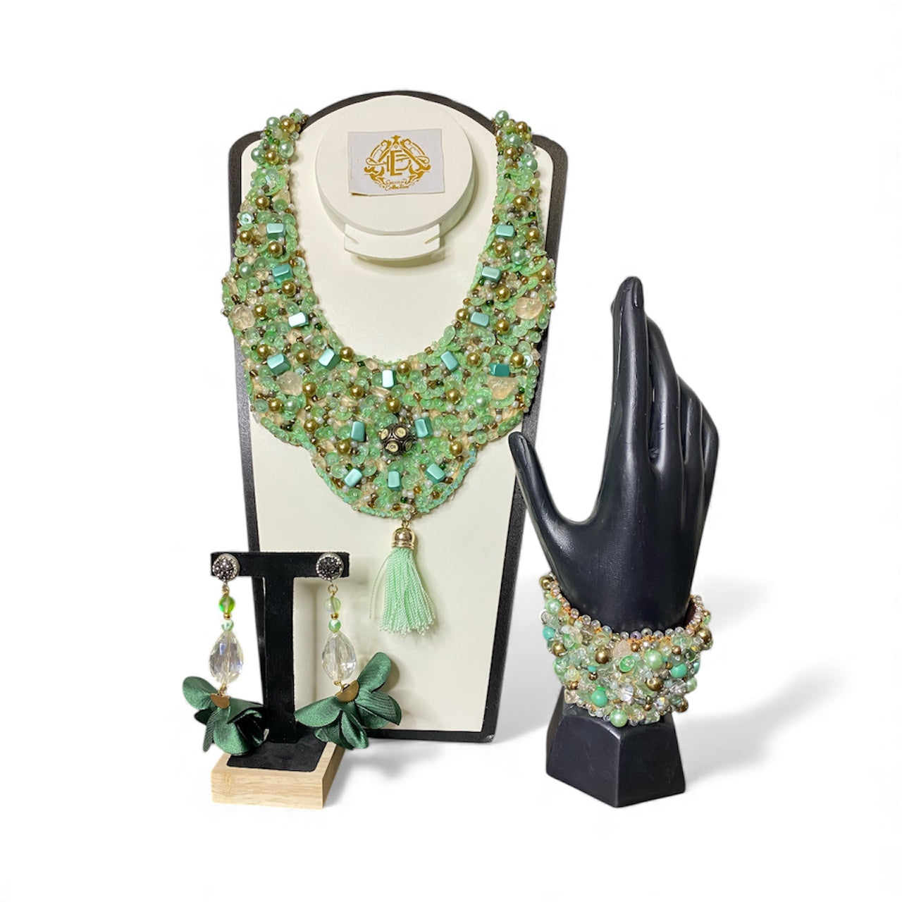 COLLAR DE PERLAS CON SHAKIR VERDE