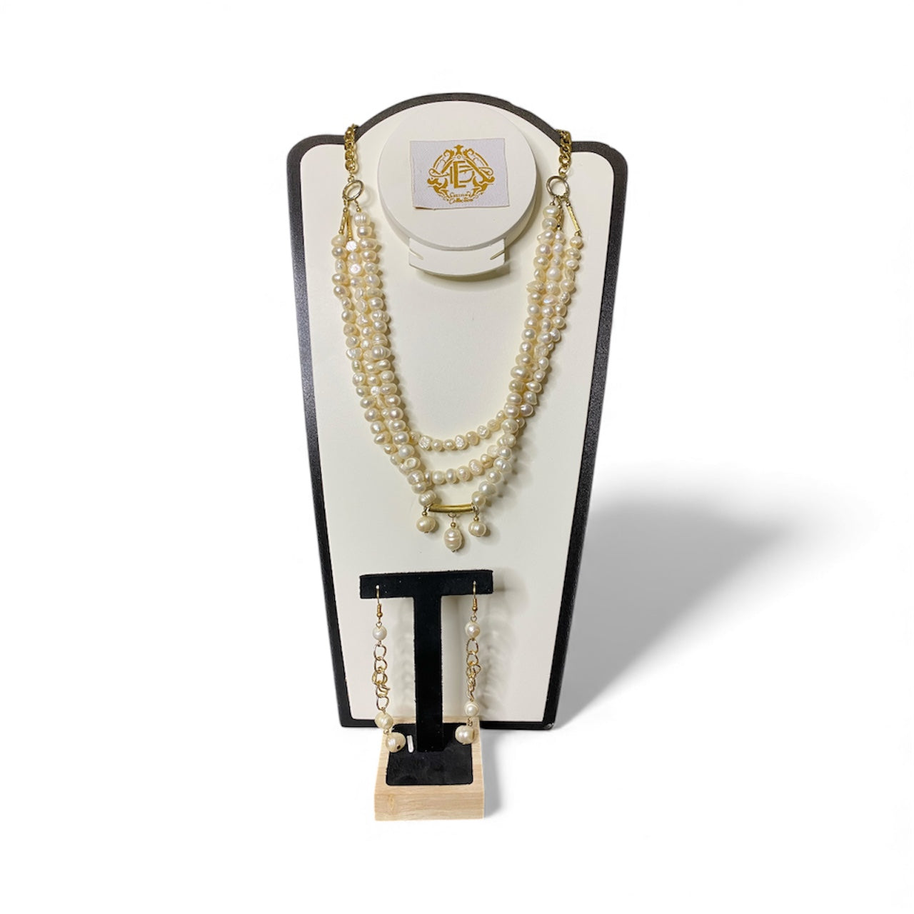 COLLAR DE PERLAS BLANCAS CON ARETES Y PULSERA