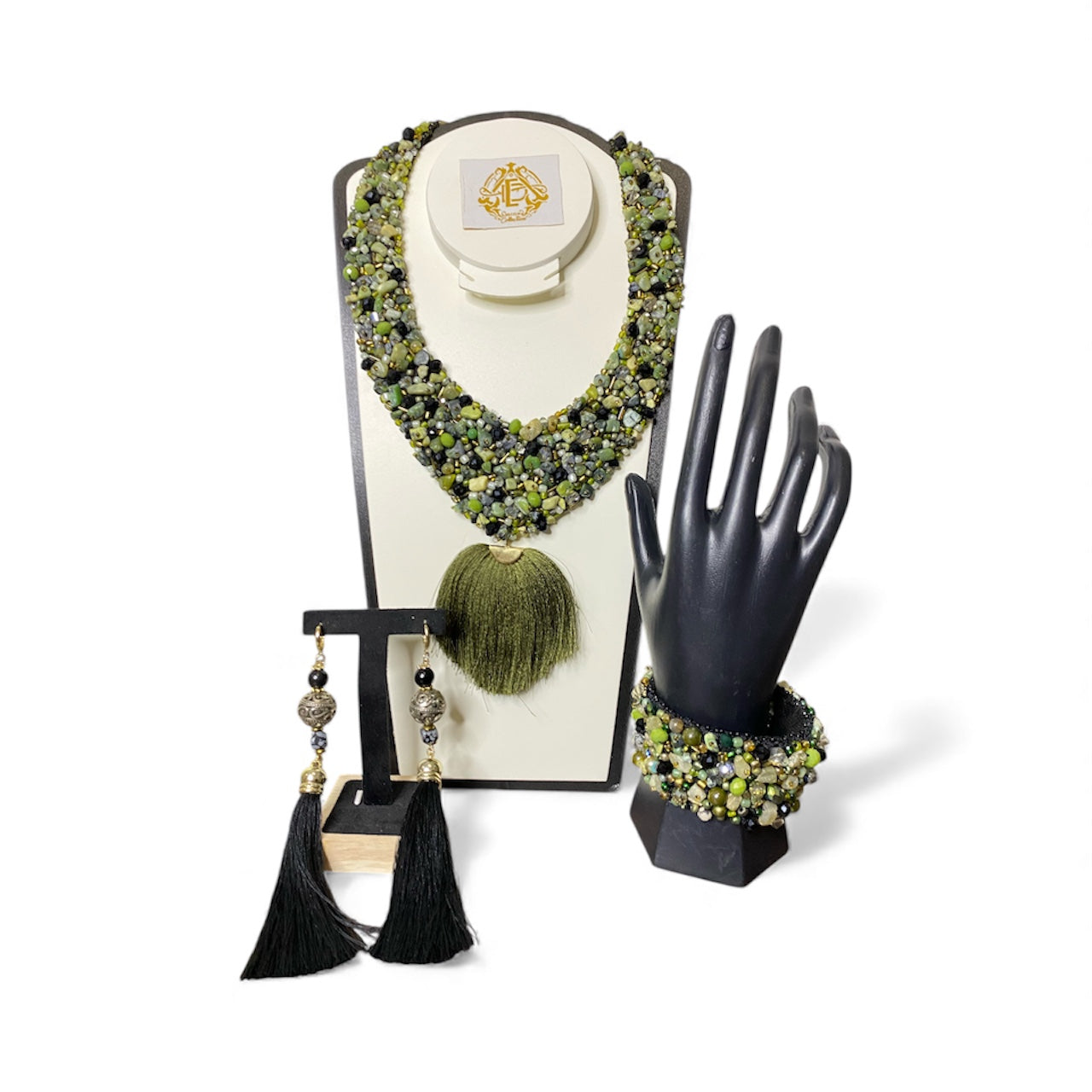COLLAR DE PIEDRA NATURAL VERDE