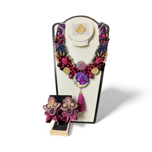 COLLAR DE LUNA Y MADERA CON ARETES