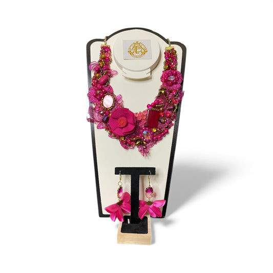 COLLAR ROSA CON ACRÍLICO Y ARETES