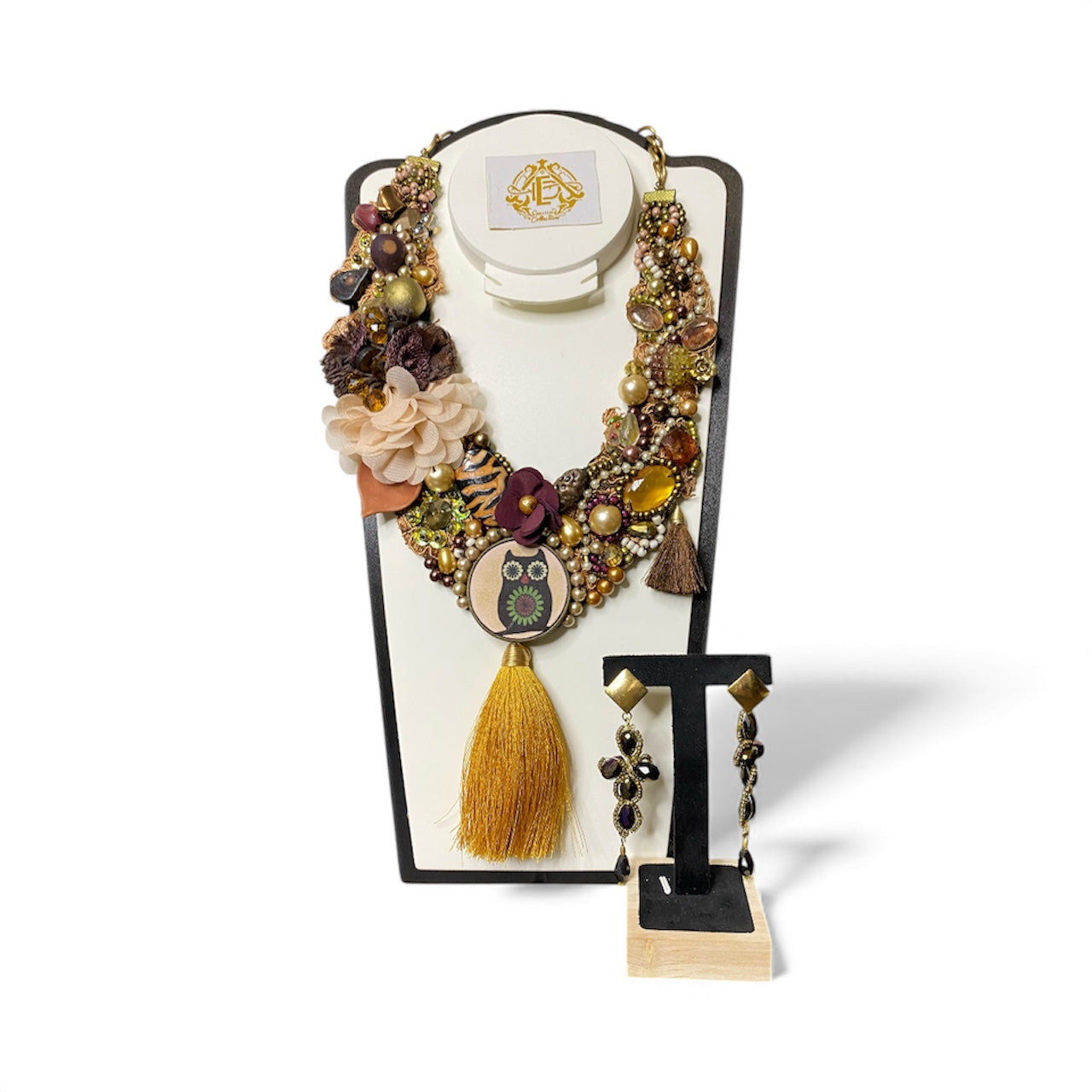 COLLAR DE BÚHO CON ARETES