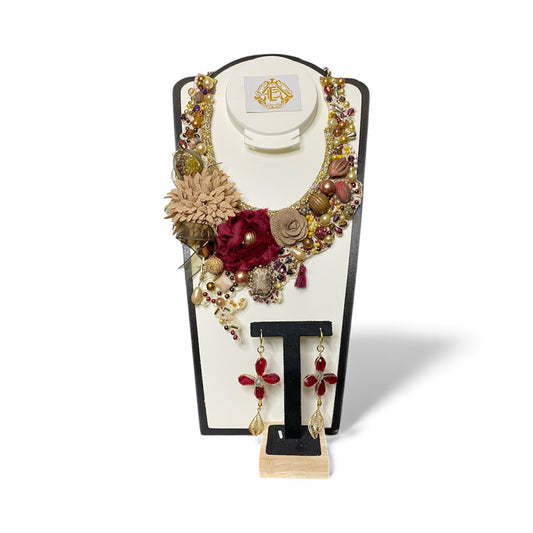 COLLAR DE FLOR DE CHIFÓN Y SEMILLA NATURAL CON ARETES
