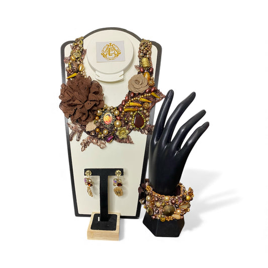 COLLAR DE FRIDA KAHLO Y FLOR DE CHIFÓN