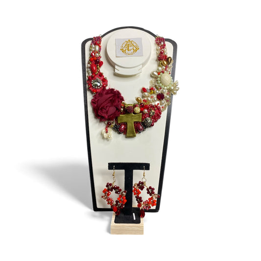 COLLAR DE CRUZ CON ARTES