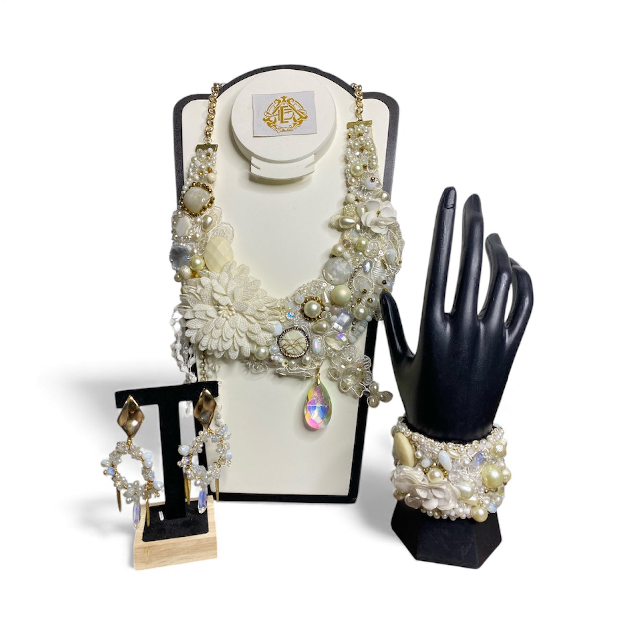 COLLAR DE CRISTAL Y PERLAS CON ARETES