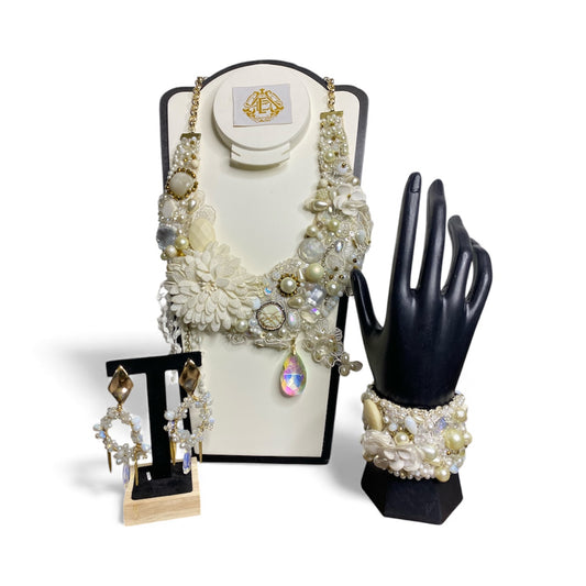 COLLAR DE CRISTAL Y PERLAS CON ARETES