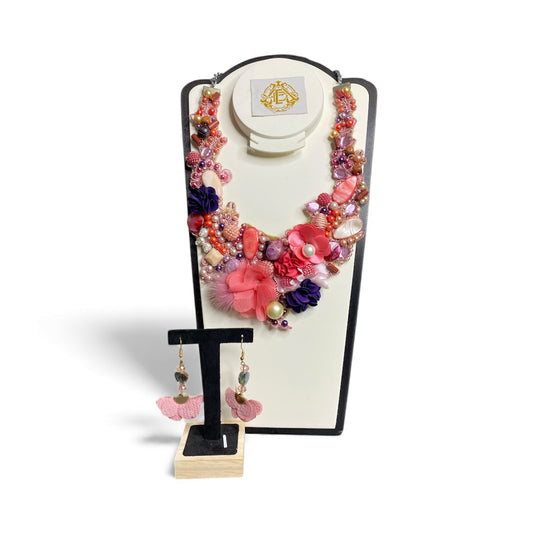 COLLAR CON BOLAS DE CHIFÓN CON ARETES