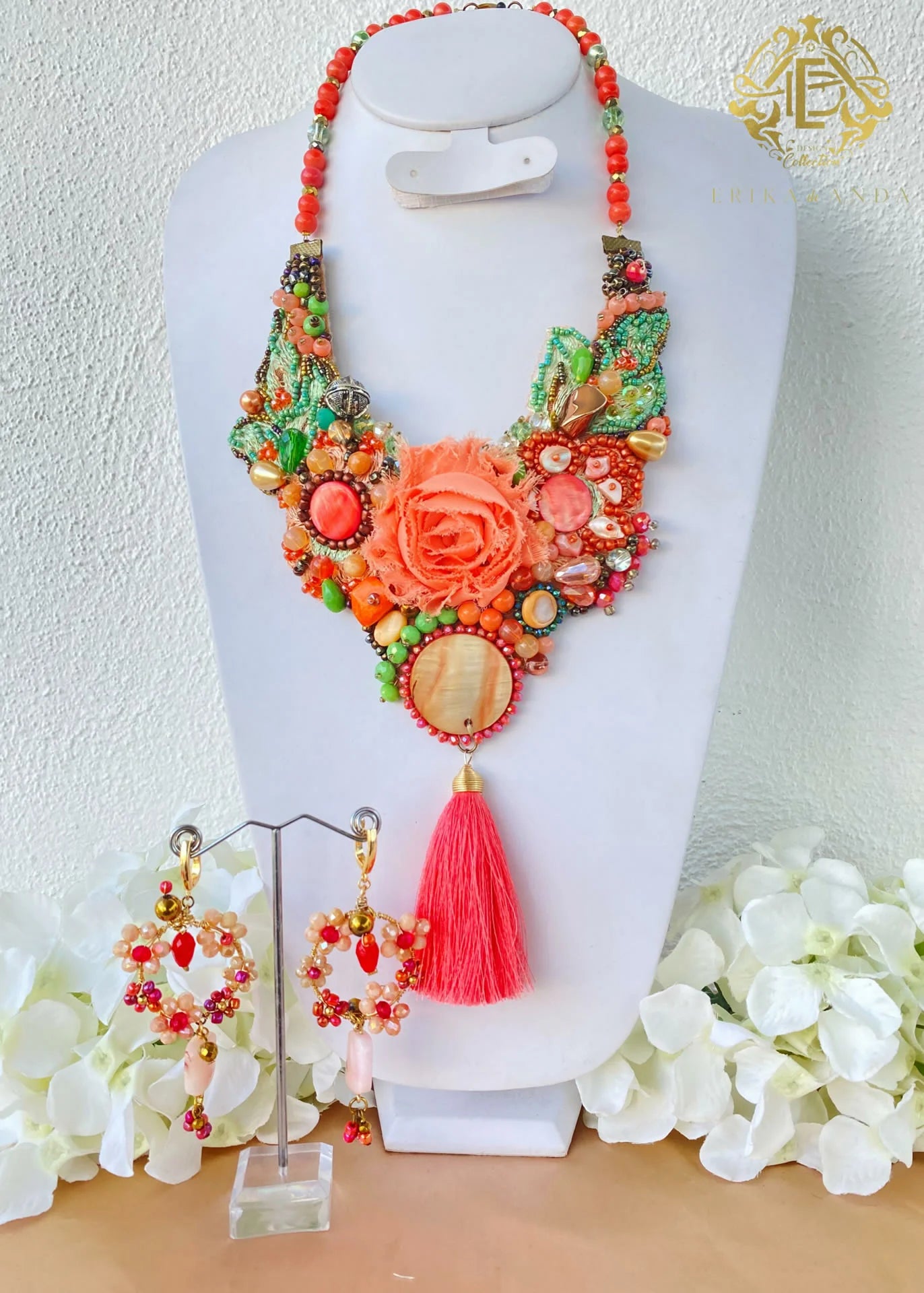 COLLAR CORAL CON PIEDRAS NATURALES Y ARETES