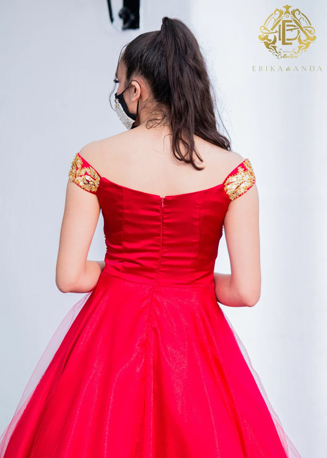 VESTIDO DE FIESTA ROJO BORDADO DORADO