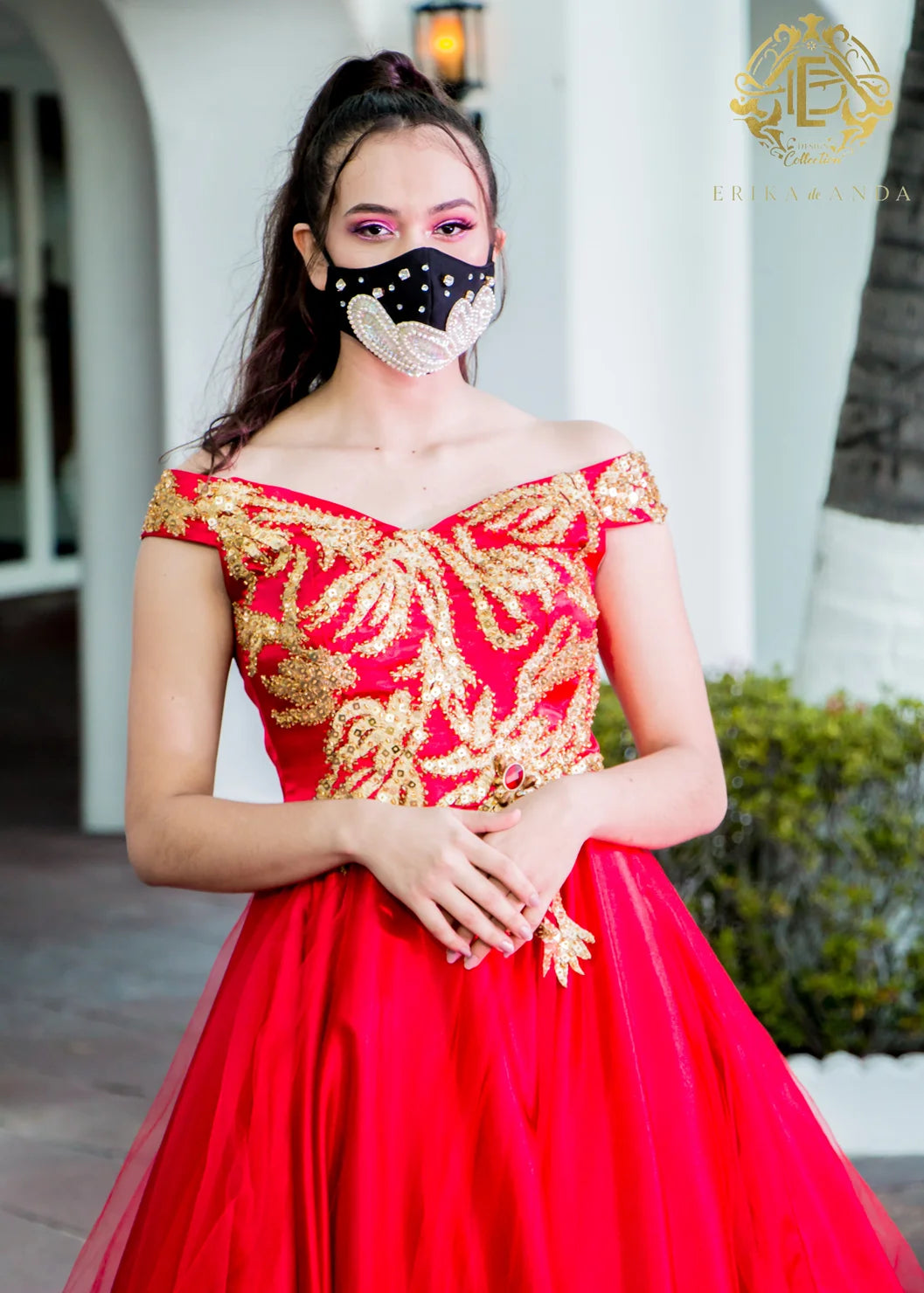 VESTIDO DE FIESTA ROJO BORDADO DORADO