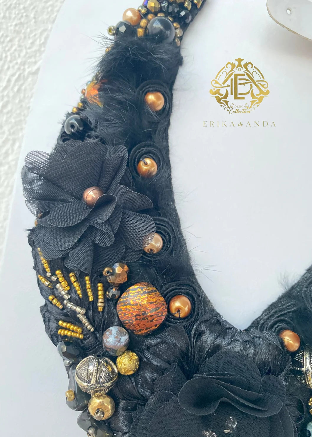 COLLAR DE FLOR DE CHIFÓN NEGRO CON ARETES Y PULSERA