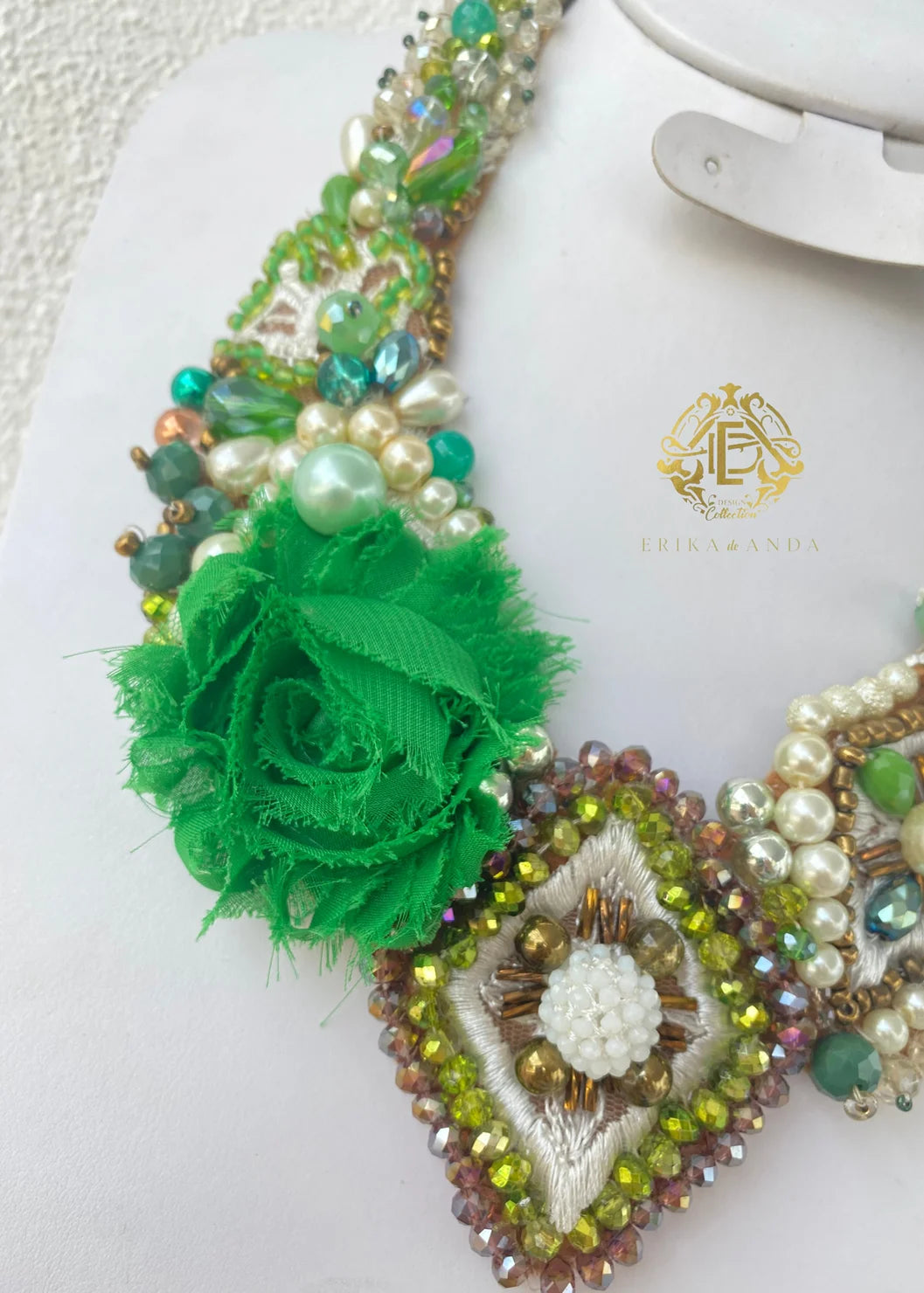 COLLAR VERDE DE ROMBO CON ARETES Y PULSERA