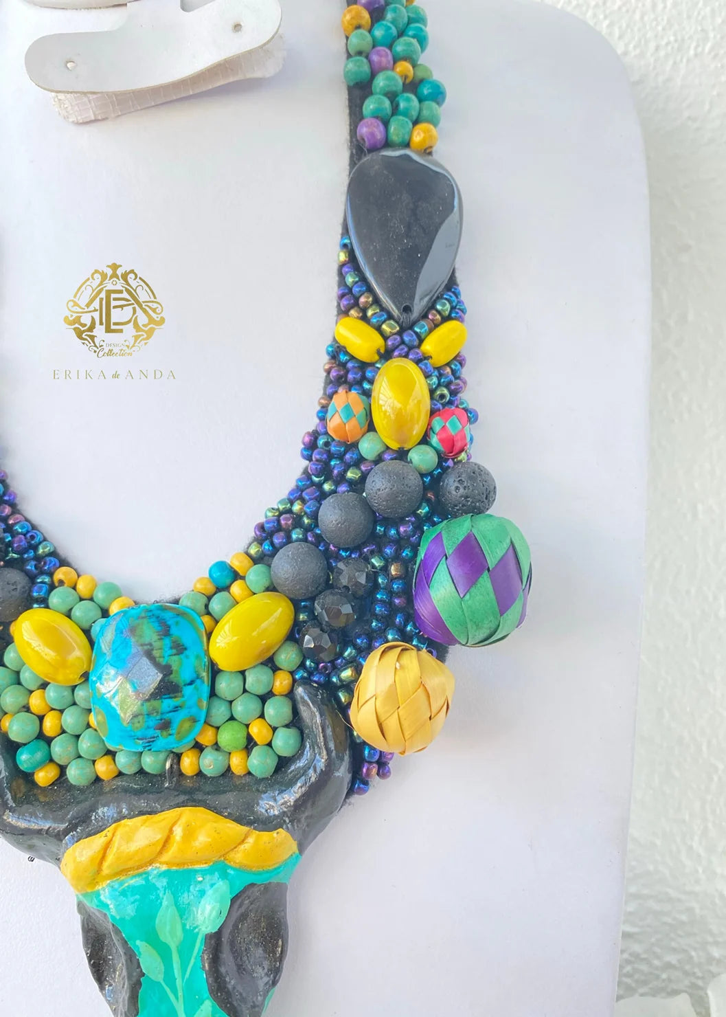 COLLAR DE TORO CON ARETES